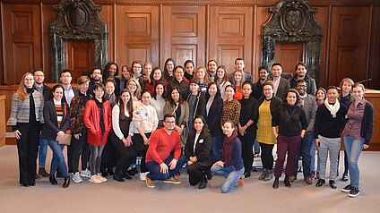 Besuch von Stipendiaten des Bundeskanzler-Stipendienprogramms für angehende Führungskräfte