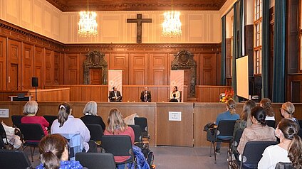 Teilnahme der Internationalen Akademie Nürnberger Prinzipien an „Stadt(ver)führungen“