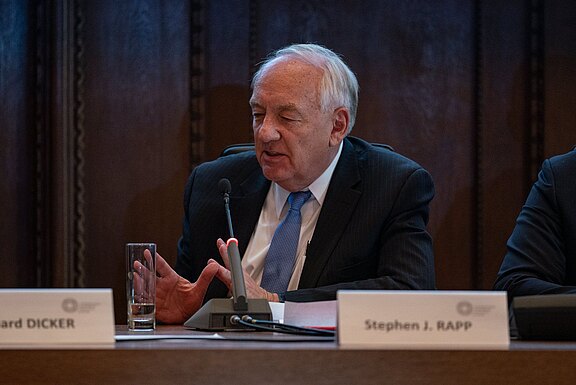 04a_NurembergForum2018_Panel_II_Chair_Stephen_Rapp_LER9335.jpg  