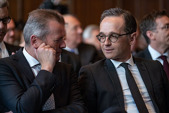 NurembergForum2018_Dr._Ulrich_Maly_and_Minister_Heiko_Maas_LER7610.jpg  