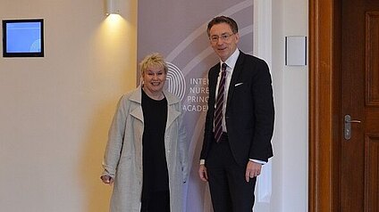 Direktor Professor Dr. Safferling traf sich mit der Bundestagsabgeordneten Gabriela Heinrich