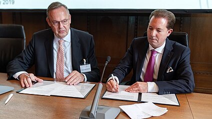 Memorandum of Understanding mit dem Grotius Centre der Universität Leiden
