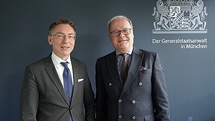 Direktor Professor Dr. Safferling bei Münchener Generalstaatsanwalt