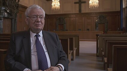 Filmvorführung „Frieden durch Recht“ in Online-Veranstaltung des Oberlandesgerichts Nürnberg Filmvorführung „Frieden durch Recht“ in Online-Veranstaltung des Oberlandesgerichts Nürnberg