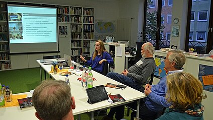 Vortrag der Stellvertretenden Direktorin Dr. Viviane Dittrich im Nürnberger Menschenrechtszentrum