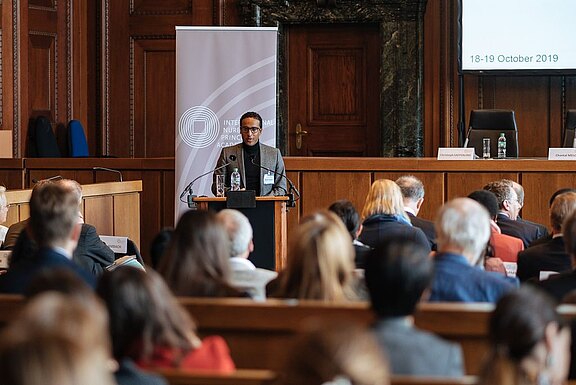 08_2019-10-18_IANP_LEROT_NueForum19_LER6765_Opening-Remarks_webres.jpg  